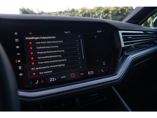 Volkswagen Touareg 3.0 TSI eHybrid 4MOTION / Puglia/ Luchtvering/ Standkachel/ Virtual Cockpit/ Trekhaak/ Panoramada... ActivLease financial lease