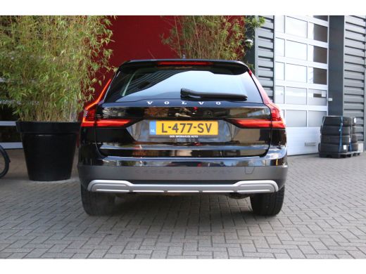 Volvo  V90 Cross Country Volvo 2.0 B6 AWD Pro | Luchtvering | Bowers&Wilkins | Trekhaak | 360 Camera ActivLease financial lease