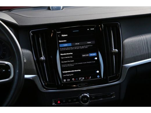 Volvo  V90 Cross Country Volvo 2.0 B6 AWD Pro | Luchtvering | Bowers&Wilkins | Trekhaak | 360 Camera ActivLease financial lease