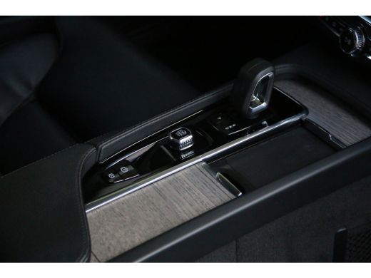 Volvo  V90 Cross Country Volvo 2.0 B6 AWD Pro | Luchtvering | Bowers&Wilkins | Trekhaak | 360 Camera ActivLease financial lease