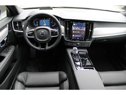 Volvo  V90 T8 Recharge AWD Ultra Dark | 20" | Luchtvering | Sportstoelen | Trekhaak | 360 Camera | Getint gl... ActivLease financial lease