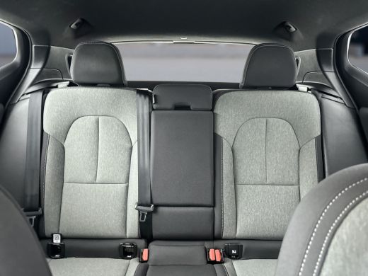 Volvo  XC40 B4 Plus Dark | Trekhaak | Elektrisch verstelbare stoelen | Harman Kardon | Adaptieve cruise | BLI... ActivLease financial lease