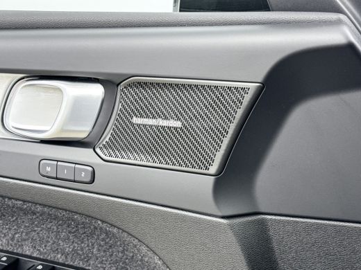Volvo  XC40 B4 Plus Dark | Trekhaak | Elektrisch verstelbare stoelen | Harman Kardon | Adaptieve cruise | BLI... ActivLease financial lease