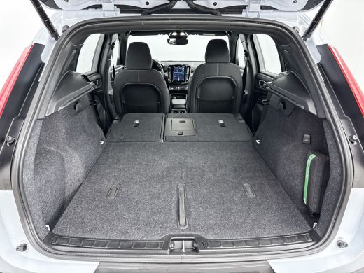 Volvo  XC40 B4 Plus Dark | Trekhaak | Elektrisch verstelbare stoelen | Harman Kardon | Adaptieve cruise | BLI... ActivLease financial lease