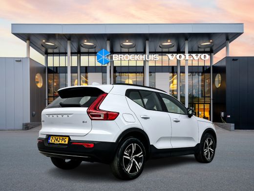Volvo  XC40 B4 Plus Dark | Trekhaak | Elektrisch verstelbare stoelen | Harman Kardon | Adaptieve cruise | BLI... ActivLease financial lease