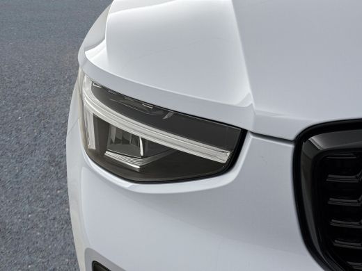 Volvo  XC40 B4 Plus Dark | Trekhaak | Elektrisch verstelbare stoelen | Harman Kardon | Adaptieve cruise | BLI... ActivLease financial lease