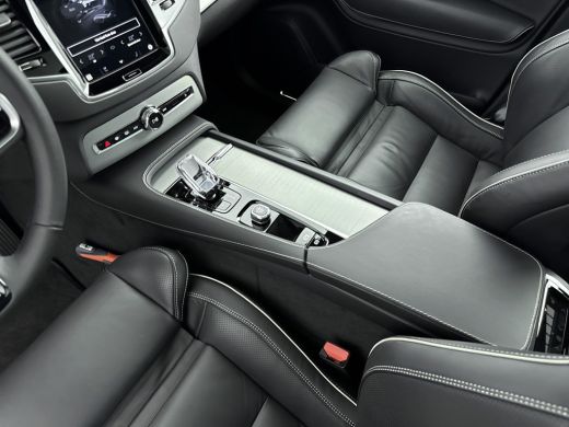 Volvo  XC90 2.0 T8 Recharge AWD Ultimate Dark | Bowers & Wilkins | Luchtvering | Trekhaak | Gelamineerd glas ... ActivLease financial lease