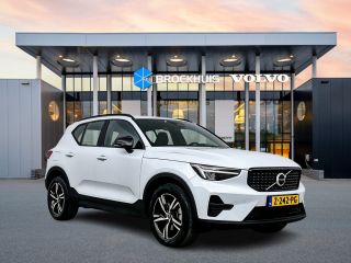 Volvo  XC40 B4 Plus Dark | Trekhaak | Elektrisch verstelbare stoelen | Harman Kardon | Adaptieve cruise | BLI...