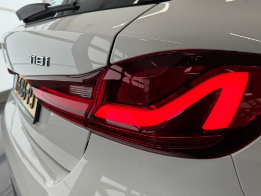 BMW 1-serie BMW 118i Executive Edition ActivLease financial lease