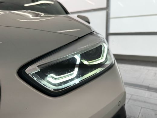 BMW 1-serie BMW 118i Executive Edition ActivLease financial lease