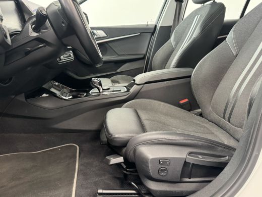 BMW 1-serie BMW 118i Executive Edition ActivLease financial lease