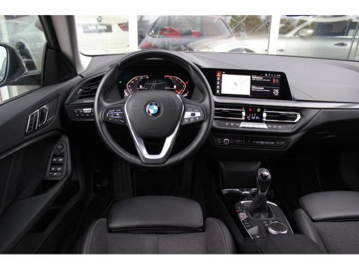 BMW 2 Serie Gran Coupé 218i F44 Corporate High Executive | 1e eigenaar | NL auto | LED | DAB | Carplay | 17 i... ActivLease financial lease
