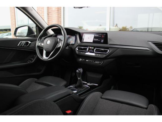 BMW 2 Serie Gran Coupé 218i F44 Corporate High Executive | 1e eigenaar | NL auto | LED | DAB | Carplay | 17 i... ActivLease financial lease