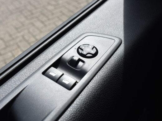 Citroën Jumpy 2.0 145 pk BlueHDI L2 | € 4.390,- Voorraad Voordeel | City NAV pakket | Afneembare trekhaak (zwan... ActivLease financial lease