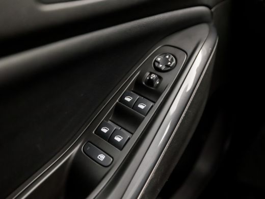 Opel Grandland X 1.2 Turbo Innovation Sport Automaat (APPLE CARPLAY, GROOT NAVI, CAMERA, LEDER, LED KOPLAMPEN, S... ActivLease financial lease