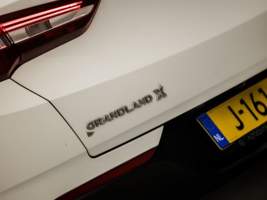 Opel Grandland X 1.2 Turbo Innovation Sport Automaat (APPLE CARPLAY, GROOT NAVI, CAMERA, LEDER, LED KOPLAMPEN, S... ActivLease financial lease