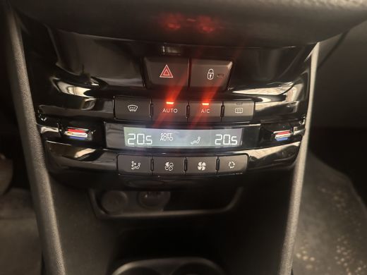Peugeot 2008 1.2 PureTech Allure | Airco (automatisch) | Cruise control | Extra getint glas ActivLease financial lease