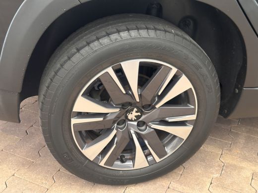 Peugeot 2008 1.2 PureTech Allure | Airco (automatisch) | Cruise control | Extra getint glas ActivLease financial lease