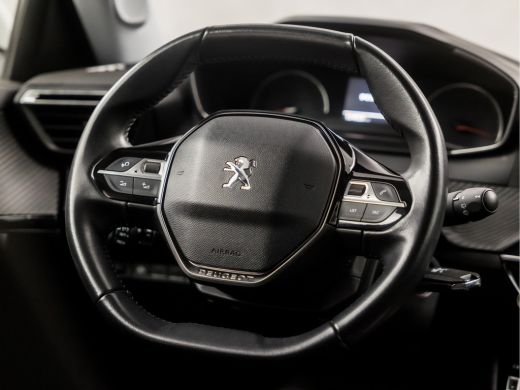 Peugeot 2008 1.2 PureTech Sport (APPLE CARPLAY, GROOT NAVI, LED KOPLAMPEN, GETINT GLAS, SPORTSTOELEN, CRUISE, ... ActivLease financial lease