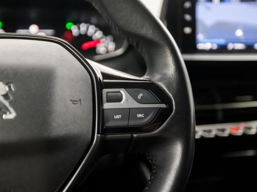 Peugeot 2008 1.2 PureTech Sport (APPLE CARPLAY, GROOT NAVI, LED KOPLAMPEN, GETINT GLAS, SPORTSTOELEN, CRUISE, ... ActivLease financial lease