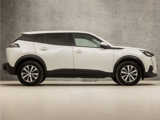 Peugeot 2008 1.2 PureTech Sport (APPLE CARPLAY, GROOT NAVI, LED KOPLAMPEN, GETINT GLAS, SPORTSTOELEN, CRUISE, ... ActivLease financial lease