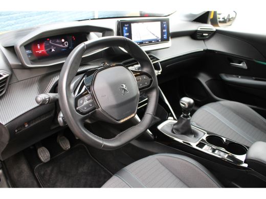 Peugeot 208 Peugeot 5drs 1.2 PureTech 100pk Allure | Navigatie | Apple Carplay | 3D Instrumenetenpaneel | ActivLease financial lease