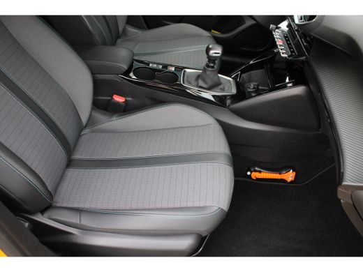 Peugeot 208 Peugeot 5drs 1.2 PureTech 100pk Allure | Navigatie | Apple Carplay | 3D Instrumenetenpaneel | ActivLease financial lease