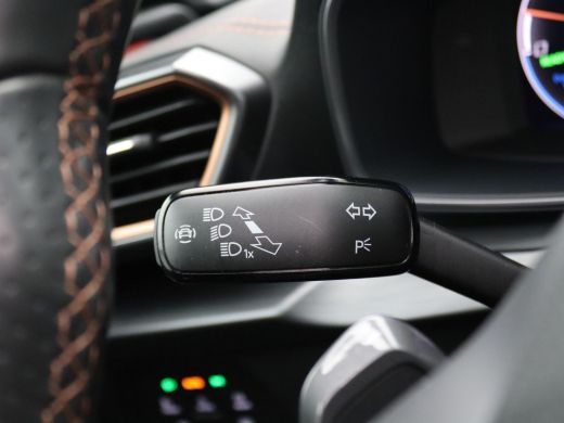 Seat Formentor 1.4 e-Hybrid VZ Performance 245PK DSG full led, trekhaak, side assist, panoramadak, elek. bedienb... ActivLease financial lease