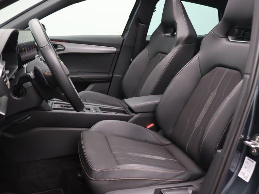 Seat Formentor 1.4 e-Hybrid VZ Performance 245PK DSG full led, trekhaak, side assist, panoramadak, elek. bedienb... ActivLease financial lease