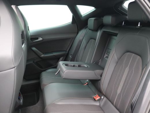 Seat Formentor 1.4 e-Hybrid VZ Performance 245PK DSG full led, trekhaak, side assist, panoramadak, elek. bedienb... ActivLease financial lease
