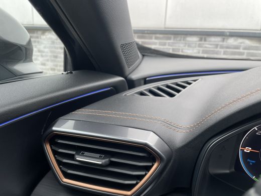 Seat Formentor 1.4 e-Hybrid VZ Performance Elek. Trekhaak | Camera | LED | Navi | Sfeerverl. Carplay | Blind Spot ActivLease financial lease