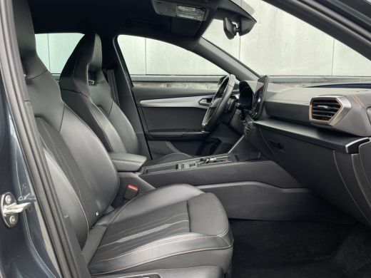 Seat Formentor 1.4 e-Hybrid VZ Performance Elek. Trekhaak | Camera | LED | Navi | Sfeerverl. Carplay | Blind Spot ActivLease financial lease