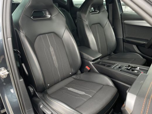 Seat Formentor 1.4 e-Hybrid VZ Performance Elek. Trekhaak | Camera | LED | Navi | Sfeerverl. Carplay | Blind Spot ActivLease financial lease