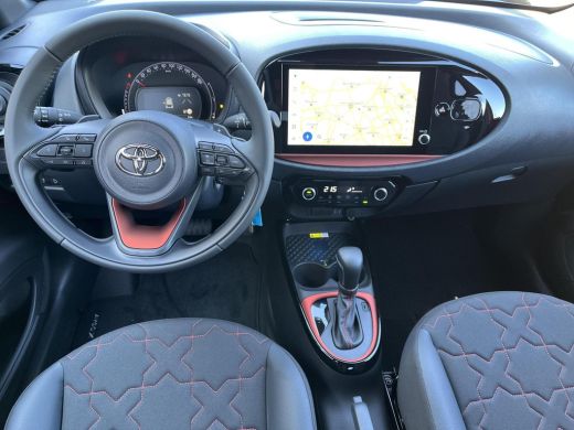 Toyota Aygo X 1.0 VVT-i S-CVT Envy | Chili red met zwart dak | Nieuw uit voorraad leverbaar | ActivLease financial lease