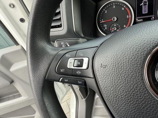 Volkswagen Crafter 35 2.0 TDI HIGHLINE+ / L3H3 / 2x SCHUIFDEUR / 1e EIG. / AIRCO / CRUISE / NAVI / CAMERA / DAB ActivLease financial lease