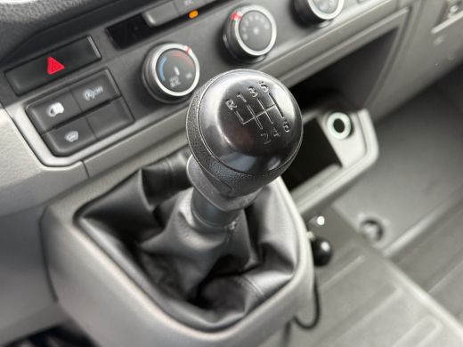 Volkswagen Crafter 35 2.0 TDI HIGHLINE+ / L3H3 / 2x SCHUIFDEUR / 1e EIG. / AIRCO / CRUISE / NAVI / CAMERA / DAB ActivLease financial lease
