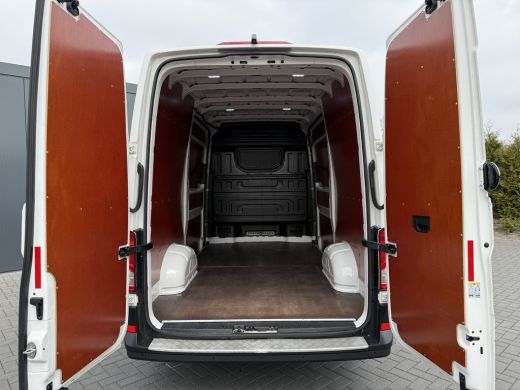 Volkswagen Crafter 35 2.0 TDI HIGHLINE+ / L3H3 / 2x SCHUIFDEUR / 1e EIG. / AIRCO / CRUISE / NAVI / CAMERA / DAB ActivLease financial lease