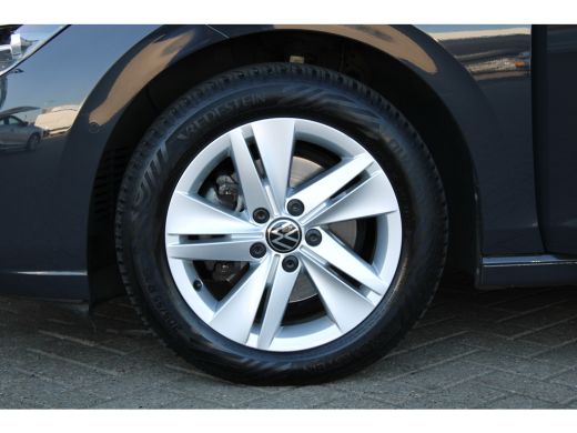 Volkswagen GOLF Variant 1.5 eTSI Life Business | Trekhaak || Achteruitrijcamera | Extra getint glas | Matrix LED koplampen ActivLease financial lease