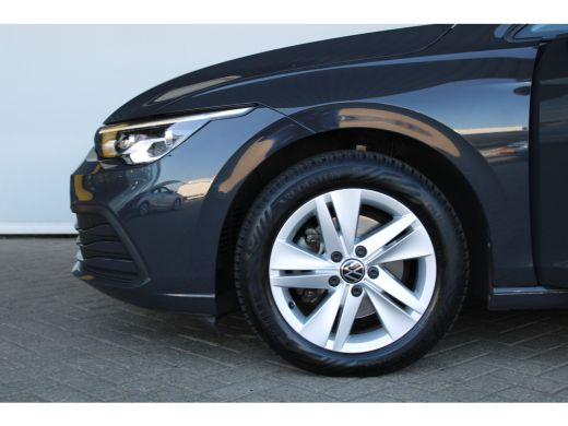 Volkswagen GOLF Variant 1.5 eTSI Life Business | Trekhaak || Achteruitrijcamera | Extra getint glas | Matrix LED koplampen ActivLease financial lease