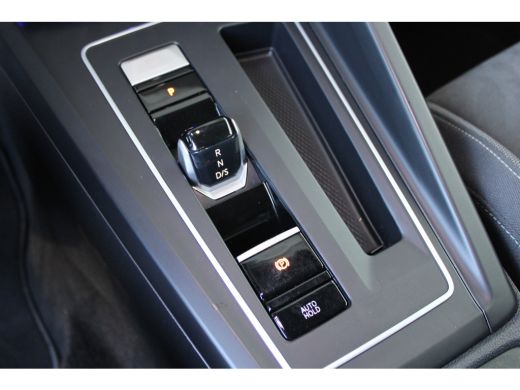 Volkswagen GOLF Variant 1.5 eTSI Life Business | Trekhaak || Achteruitrijcamera | Extra getint glas | Matrix LED koplampen ActivLease financial lease