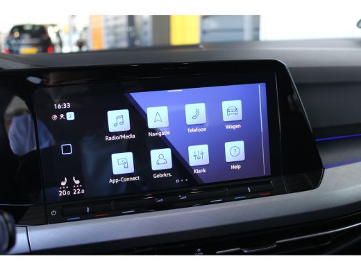 Volkswagen GOLF Variant 1.5 eTSI Life Business | Trekhaak || Achteruitrijcamera | Extra getint glas | Matrix LED koplampen ActivLease financial lease