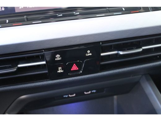 Volkswagen GOLF Variant 1.5 eTSI Life Business | Trekhaak || Achteruitrijcamera | Extra getint glas | Matrix LED koplampen ActivLease financial lease
