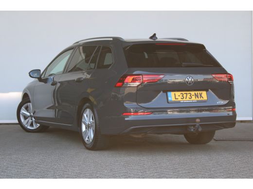 Volkswagen GOLF Variant 1.5 eTSI Life Business | Trekhaak || Achteruitrijcamera | Extra getint glas | Matrix LED koplampen ActivLease financial lease