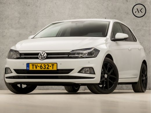 Volkswagen Polo 1.0 Sportline (PARKEERSENSOREN, LM VELGEN, GETINT GLAS, CRUISE, SPORTSTOELEN, ELEK PAKKET, LED AC... Volkswagen Polo 1.0 Sportline (PARKEERSENSOREN, LM VELGEN, GETINT GLAS, CRUISE, SPORTSTOELEN, ELEK PAKKET, LED AC...