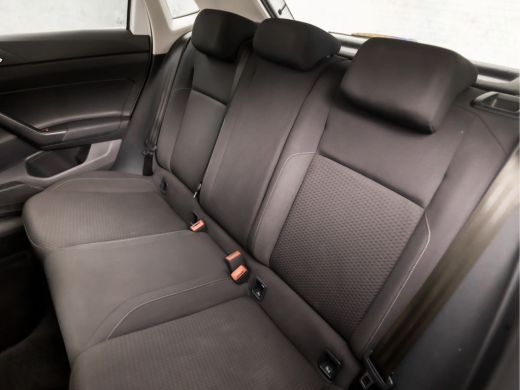 Volkswagen Polo 1.0 Sportline (PARKEERSENSOREN, LM VELGEN, GETINT GLAS, CRUISE, SPORTSTOELEN, ELEK PAKKET, LED AC... ActivLease financial lease