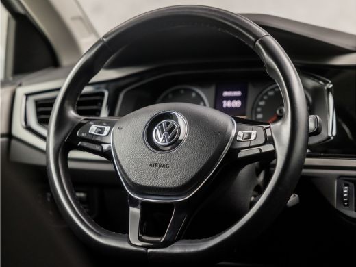 Volkswagen Polo 1.0 Sportline (PARKEERSENSOREN, LM VELGEN, GETINT GLAS, CRUISE, SPORTSTOELEN, ELEK PAKKET, LED AC... ActivLease financial lease