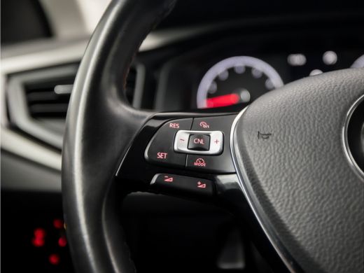 Volkswagen Polo 1.0 Sportline (PARKEERSENSOREN, LM VELGEN, GETINT GLAS, CRUISE, SPORTSTOELEN, ELEK PAKKET, LED AC... ActivLease financial lease
