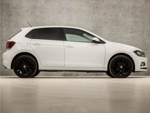 Volkswagen Polo 1.0 Sportline (PARKEERSENSOREN, LM VELGEN, GETINT GLAS, CRUISE, SPORTSTOELEN, ELEK PAKKET, LED AC... ActivLease financial lease