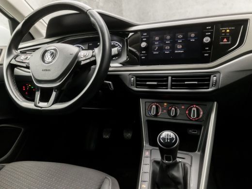 Volkswagen Polo 1.0 Sportline (PARKEERSENSOREN, LM VELGEN, GETINT GLAS, CRUISE, SPORTSTOELEN, ELEK PAKKET, LED AC... ActivLease financial lease