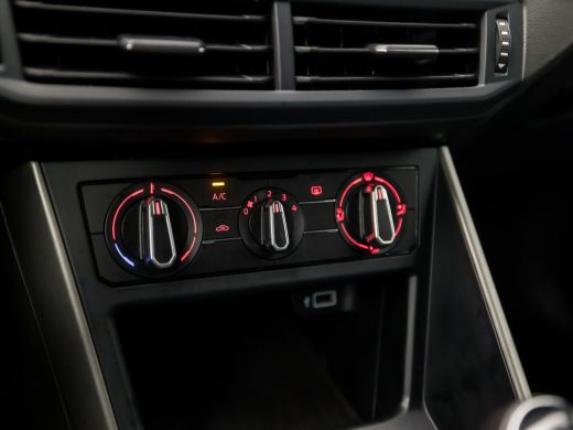 Volkswagen Polo 1.0 Sportline (PARKEERSENSOREN, LM VELGEN, GETINT GLAS, CRUISE, SPORTSTOELEN, ELEK PAKKET, LED AC... ActivLease financial lease